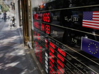 با گسترش اعتراضات در ایران بهای دلار به بیش از ۱۴۲ هزار تومان رسید