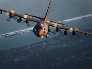 نشریه بریتانیایی: آمریکا برای حمله به ایران پس از سرکوب‌ معترضان جنگنده اعزام کرده است