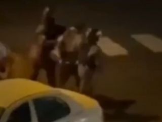 فریاد «مرگ بر دیکتاتور» یک معترض پس از بازداشت در نارمک تهران