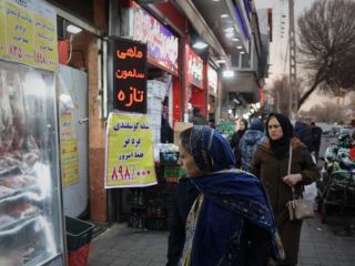 سخنگوی دولت ایران می‌گوید قیمت‌ کالاهای اساسی از هفته آینده بین «۲۰ تا ۳۰ درصد» افزایش می‌یابد