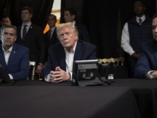 گزارش‌ها از آرایش نظامی آمریکا در منطقه همزمان با هشدار شدیداللحن ترامپ به جمهوری اسلامی