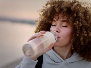 چگونه ذرات پلاستیک در آب را قبل از نوشیدن حذف کنیم؟