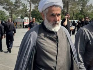 رئیس پیشین سازمان اطلاعات سپاه: مردم درباره مشکلات اقتصادی صبوری کنند