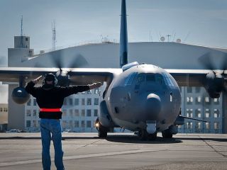 اعزام ناوگان هوایی نظامی آمریکا به بریتانیا و تکرار الگوی جنگ ۱۲روزه؛آیا حمله مجدد به ایران در راه است؟