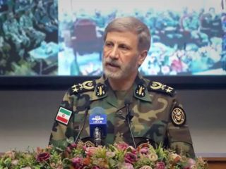 فرمانده کل ارتش: اعتراضات چه ربطی به ترامپ و نتانیاهو دارد؟/ عراقچی: مسائل ایران به هیچ کشوری ارتباط ندارد