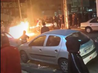 اختلال در اینترنت ایران همزمان با اعتراضات؛«حکومت آماده قطع کامل اینترنت می‌شود»