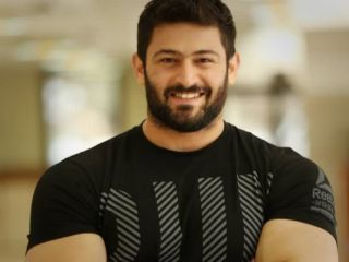 مسعود ذات‌پرور، قهرمان بدنسازی، در اعتراضات شهر رشت به دست نیروهای سرکوب کشته شد