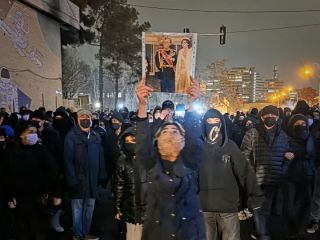 تجمع‌های اعتراضی در تهران و چند شهر ایران در جریان است + ویدیو