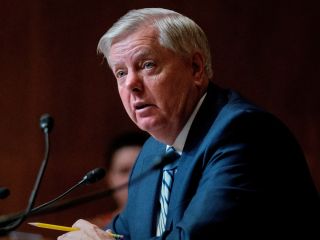 لیندسی گراهام: ترامپ باید خامنه‌ای را بکشد او هیتلر دوران مدرن است + ویدیو