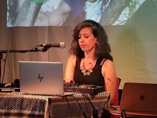 شاعر فلسطینی: حکومتی که مردمش را می‌کشد، به مردم فلسطین آزادی نخواهد داد