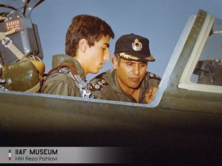 تصاویری دیده نشده از دوران آموزش خلبانی شاهزاده رضا پهلوی در ایران و آمریکا