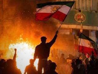 روایت معترضان از روزهای جنگی خیابان‌های ایران؛ «یا نظام را سرنگون می‌کنیم یا نابود می‌شویم»