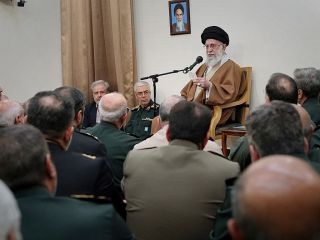 سرکوب اعتراض‌ها با مشت آهنین؛ کارشناسان: حکومت ایران فقط می‌تواند وقت بخرد