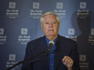 واکنش گراهام به گزارش‌ها در مورد انصراف ترامپ از حمله؛ «کاملا برعکس است، منتظر باشید»