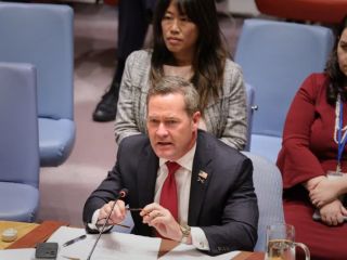 نماینده آمریکا: جمهوری اسلامی از هر زمان دیگری ضعیف‌تر است؛ رئیس‌جمهوری آمریکا و ایالات متحده قاطعانه در کنار مردم شجاع ایران ایستاده‌اند