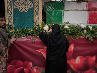 دستگاه سرکوب جمهوری اسلامی؛ چه کسانی معترضان را در خیابان‌ها می‌کشند؟ نیروهای سپاه یا مزدوران عراقی؟