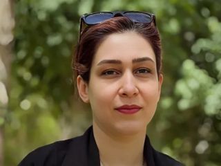 یادی از گلهای پرپر شده ایران؛نسیم پورآقایی، مادر دو کودک خردسال با شلیک گلوله در صادقیه کشته شد