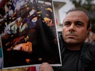 شاهدی عینی از ایران: انگار زامبی‌ها به ما حمله کرده‌اند، همه جا بوی خون می‌دهد؛ داغونیم