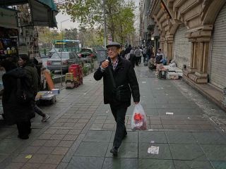 اقتصاد ایران در وقت اضافه؛ روایت زمستانی از بازار قفل‌شده و سفره‌های کوپنی در سایه اعتراضات