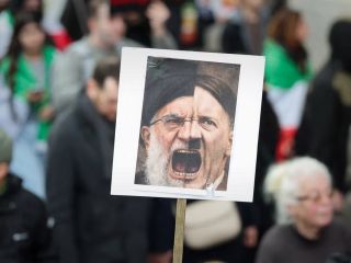 چرا جمهوری اسلامی آگاهانه «مشروعیت» را وانهاده است؟