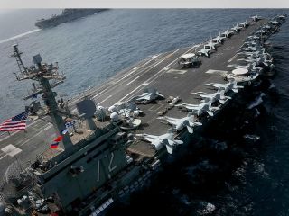 ناو هواپیمابر در راه خلیج فارس و احتمال حمله آمریکا؛ آیا «آغاز پایان» جمهوری اسلامی رقم می‌خورد؟