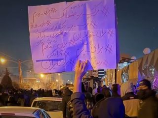 الهه محمدی، خبرنگار روزنامه «هم‌میهن»: تهران بوی مرگ می‌دهد