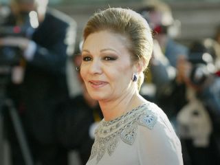 نظر فرح پهلوی در مورد مداخله نظامی خارجی در ایران و نقش پسرش در آینده کشور