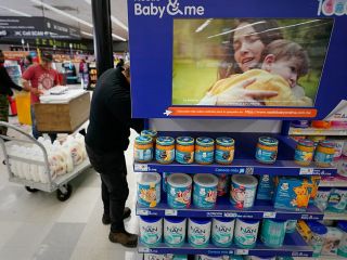 فراخوان جمع‌آوری جهانی شیرخشک نوزاد: نستله، دانون و لاکتالیس پس از هشدار سم محصولات را جمع کردند