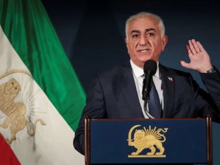 شاهزاده رضا پهلوی به ایرانیان خارج از کشور: زیر پرچم شیروخورشید متحد بمانید