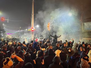 یک مقام کاخ سفید ضمن رد ادعای دادستان جمهوری اسلامی: اگر رژیم معترضان را اعدام کند همه گزینه‌ها روی میز است