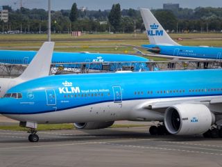 چندین شرکت هواپیمایی پروازهای خود را  به اسراییل، امارات و عربستان لغو کردند