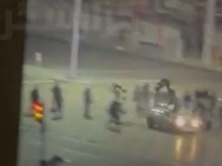 لحظه زیر گرفتن ماموران سرکوب با خودرو در گلشهر کرج + ویدیو