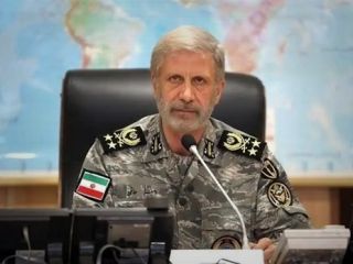 فرمانده کل ارتش: نیروهای مسلح ایران «در حالت آماده‌باش کامل» قرار دارند