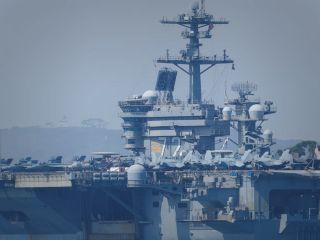 به گزارش هیل، ترامپ در حال بررسی چراغ سبز نشان دادن برای حمله به جمهوری اسلامی است