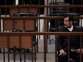 آیا با حمله آمریکا به ایران، ماجرای سقوط سریع رژیم صدام حسین در تاریخ تکرار می‌شود؟