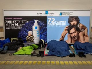 تصاویر؛ حملات روسیه پایتخت اوکراین را در تاریکی و سرما فرو برد