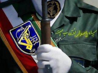 تعلل لندن در تروریستی‌ خواندن سپاه همزمان با فروش نمادهای تروریستی در مرکز اسلامی انگلستان