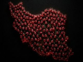 شروین حاجی‌پور ترانه «من ایرانم» را به «جان باختگان و قلب‌های داغدار بازماندگان دی ماه خونین» تقدیم کرد