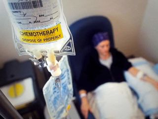 تراژدی در کلینیک‌های درمان سرطان؛ حق حیات در ایران طبقاتی شده است
