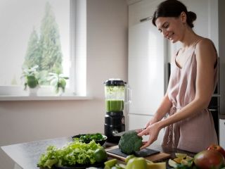 روغن زیتون و آب قلم: غذاهای مد شده واقعا برای سلامت گوارش موثرند؟