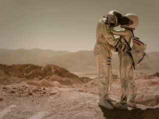 رابطه جنسی در فضا؛ کارشناسان خواهان تدوین فوری سیاست‌های باروری فراتر از زمین هستند