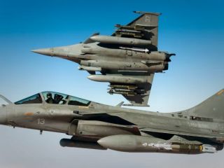 جنگنده فرانسوی داسو با نام «سوپر رافال» رقیبی برای اف-۳۵ آمریکایی