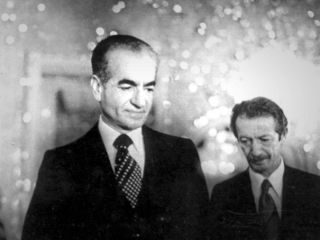 آیا نقش شاپور بختیار در خروج شاه و استقرار نظام خمینی به مثابه یک دولت انتقالی بود