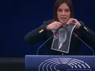 در نشست پارلمان اروپا مطرح شد؛ از «تروریستی» خواندن سپاه تا درخواست ارجاع ایران به لاهه