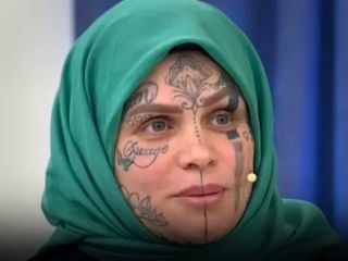 حضور جنجالی زن محجبه با تتوهای صورت در تلویزیون + ویدیو
