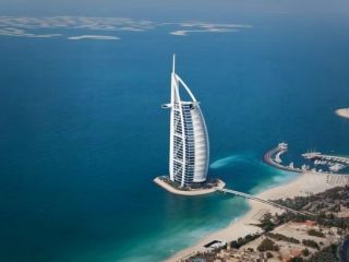 مقام پیشین وزارت نفت: برخی با پول نفت ما، در امارات متحده عربی رولزرویس سوار شدند