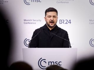 زلنسکی در ازای توافق صلح با روسیه خواستار تضمین امنیتی ۲۰ ساله از سوی آمریکا شد