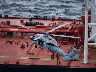 آمریکا در راستای جلوگیری از فروش نفت ایران و ونزوئلا، نفتکش «ورونیکا ۳» را توقیف کرد