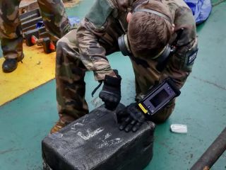 کشف و ضبط حدود دو و نیم تُن کوکائین توسط نیروی دریایی فرانسه