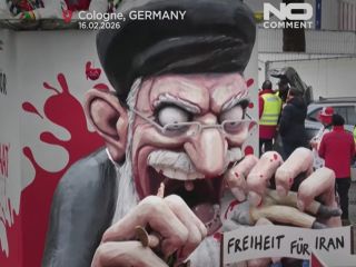 نمایش رهبران سیاسی در کارناوال کلن؛ علی خامنه‌ای در جامه یک «خونخوار، آدمخوار» ظاهر شد